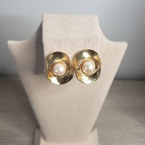Vintage Gold Tone Button Twist Pierce Earrings With Faux Center Pearl